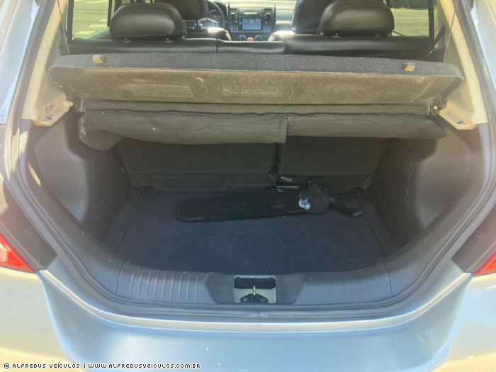 Nissan TIIDA SL 1.8 FLEX 2011/2012